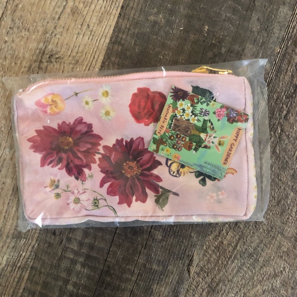 Last one! PINK FLORAL WRISTLET ZIPPER POUCH - HIPPY GARDNER - Picture 4 of 5